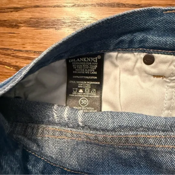 ⭐️ Blank NYC High-Rise Distressed Jean Shorts