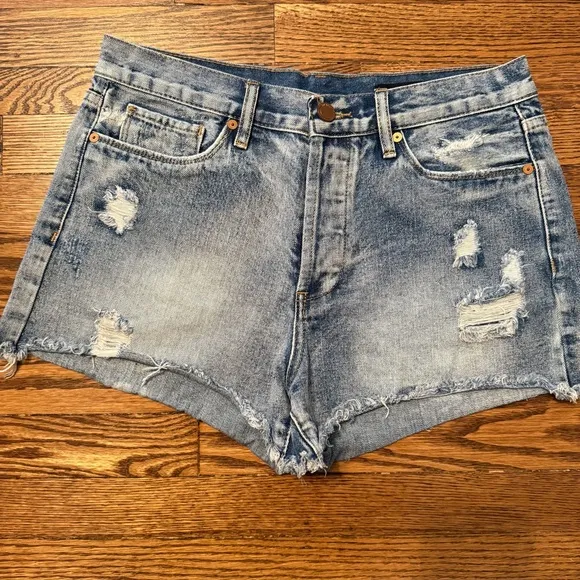 ⭐️ Blank NYC High-Rise Distressed Jean Shorts