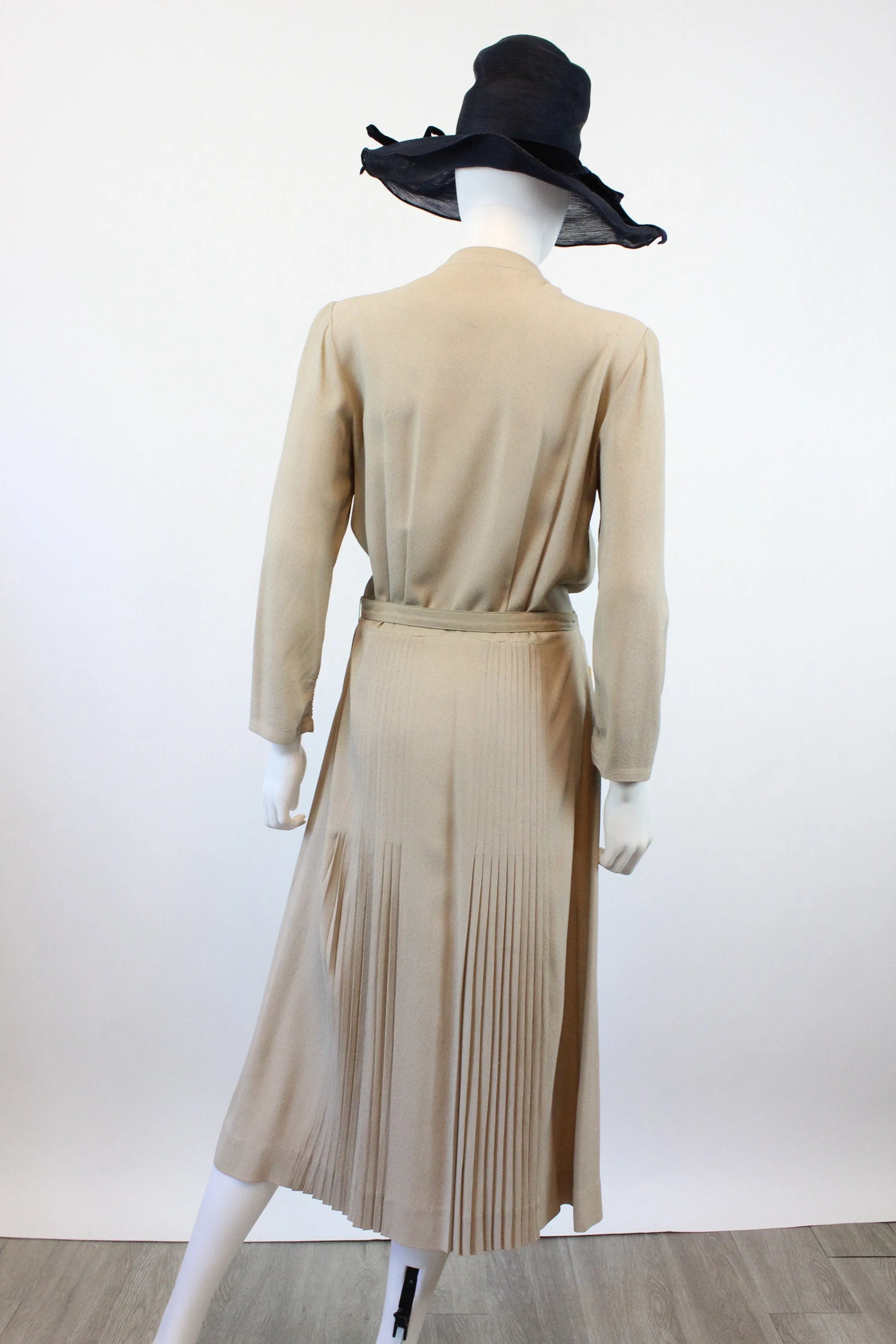 1930s 1940s FOGA embroidered POCKETS rayon dress medium  | new winter