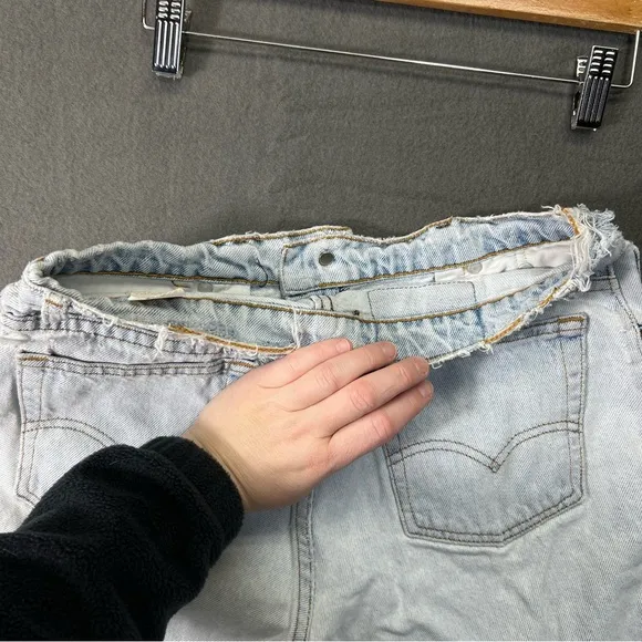 1990s sz 11 Levi’s vintage longline hightwaisted shorts distressed