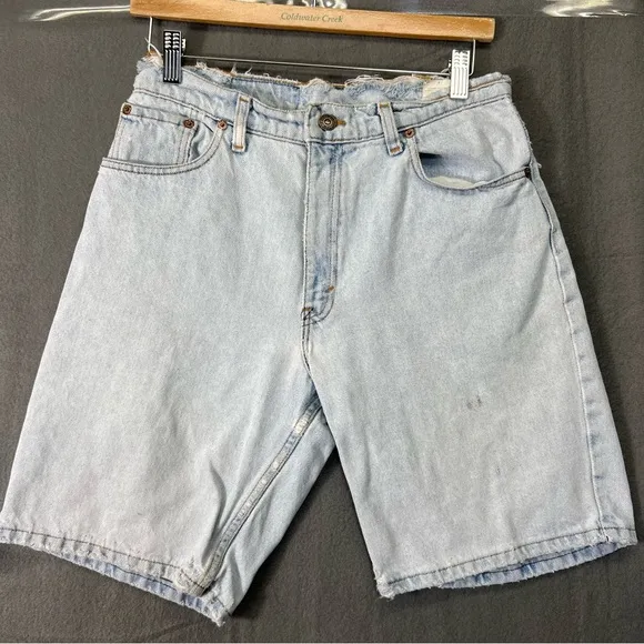 1990s sz 11 Levi’s vintage longline hightwaisted shorts distressed