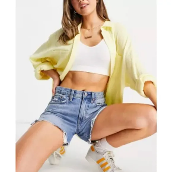 A&amp;F The Mid Rise Distressed Denim Boyfriend Cut Off Jean Shorts Women's Sz 8