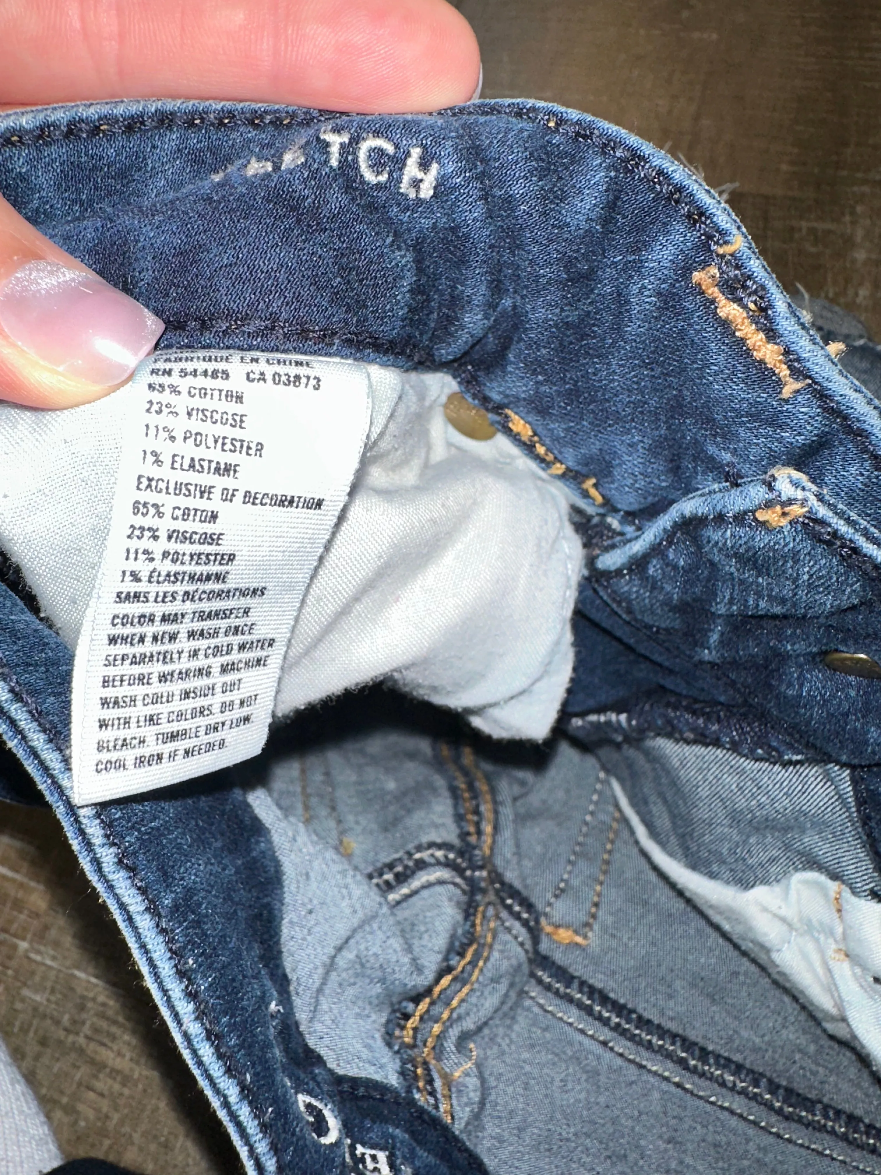 American Eagle (4) Distressed Denim Super Stretch Midi Jean Shorts
