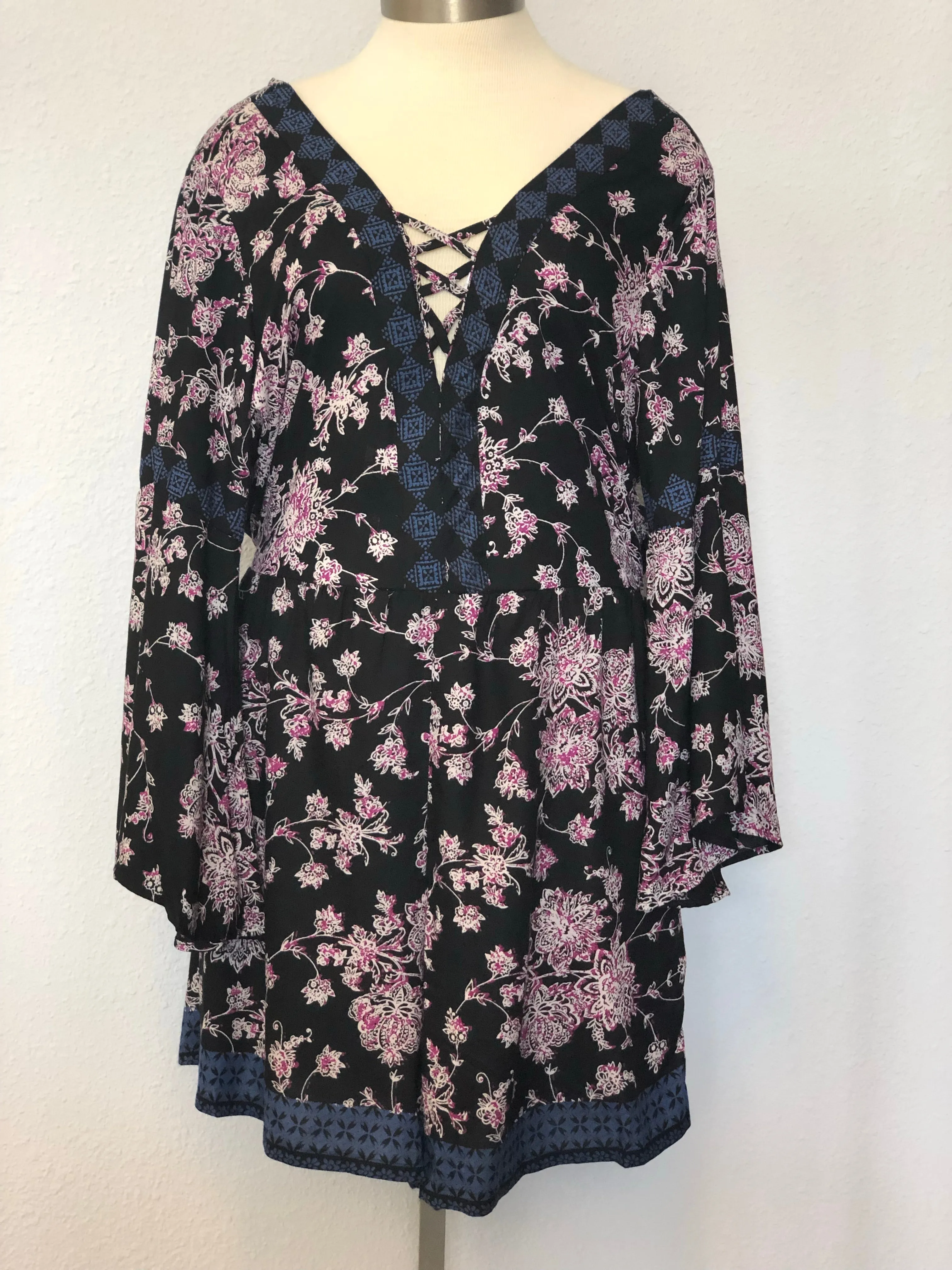 BELL SLEEVE ROMPER PLUS