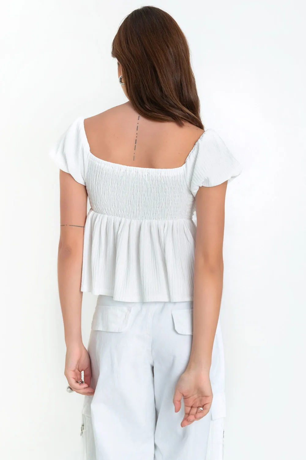 Blusa de manga corta escote con cut out