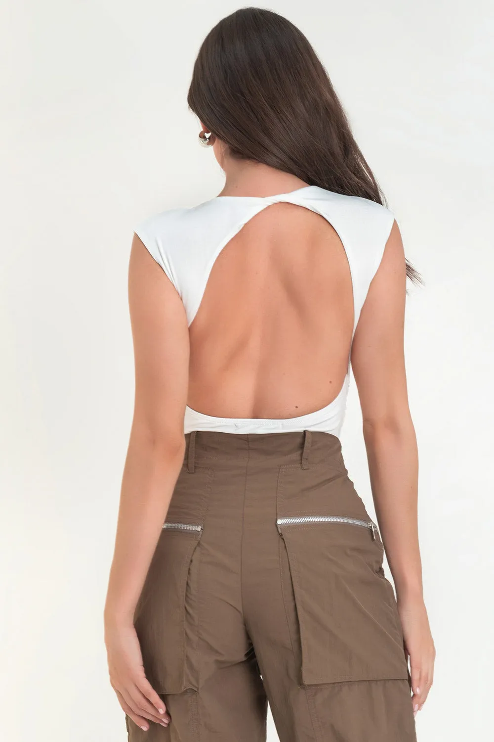 Body ajustado sin mangas cut out en espalda