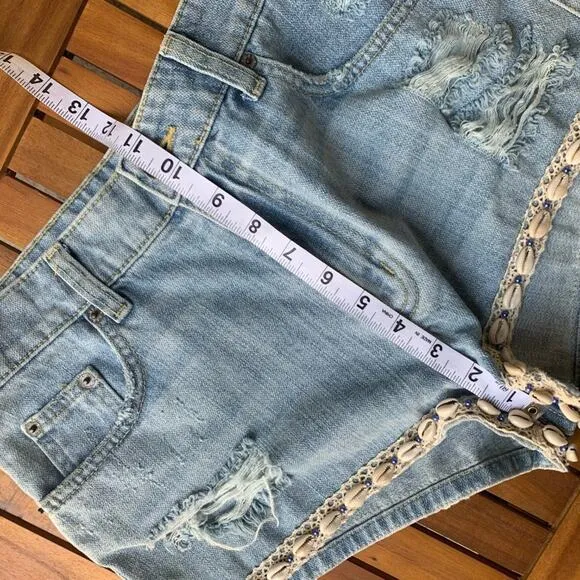 CARMAR - Sheila Puka Shell Distressed Shorts