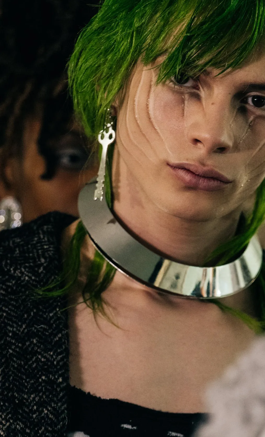 CONQUER KEY EARRINGS