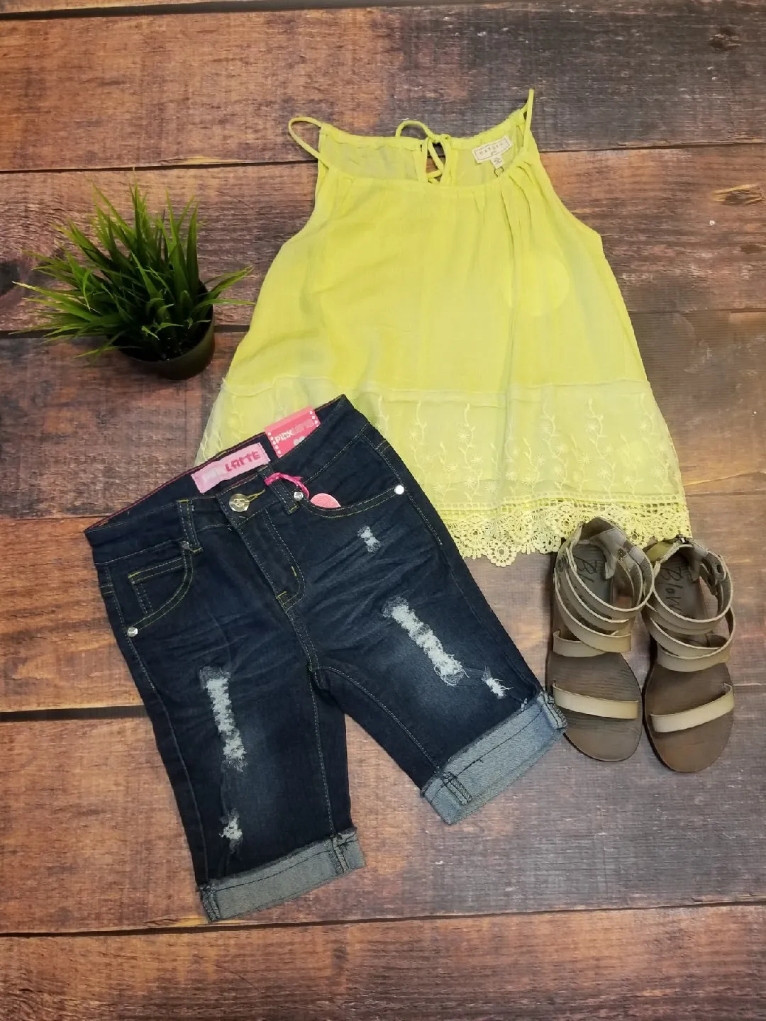 DANI GIRLS DISTRESSED BERMUDA SHORTS