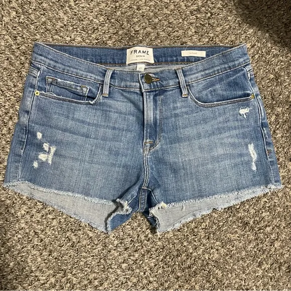 Frame Denim Le Cutoff Shorts In Russell Cave 27