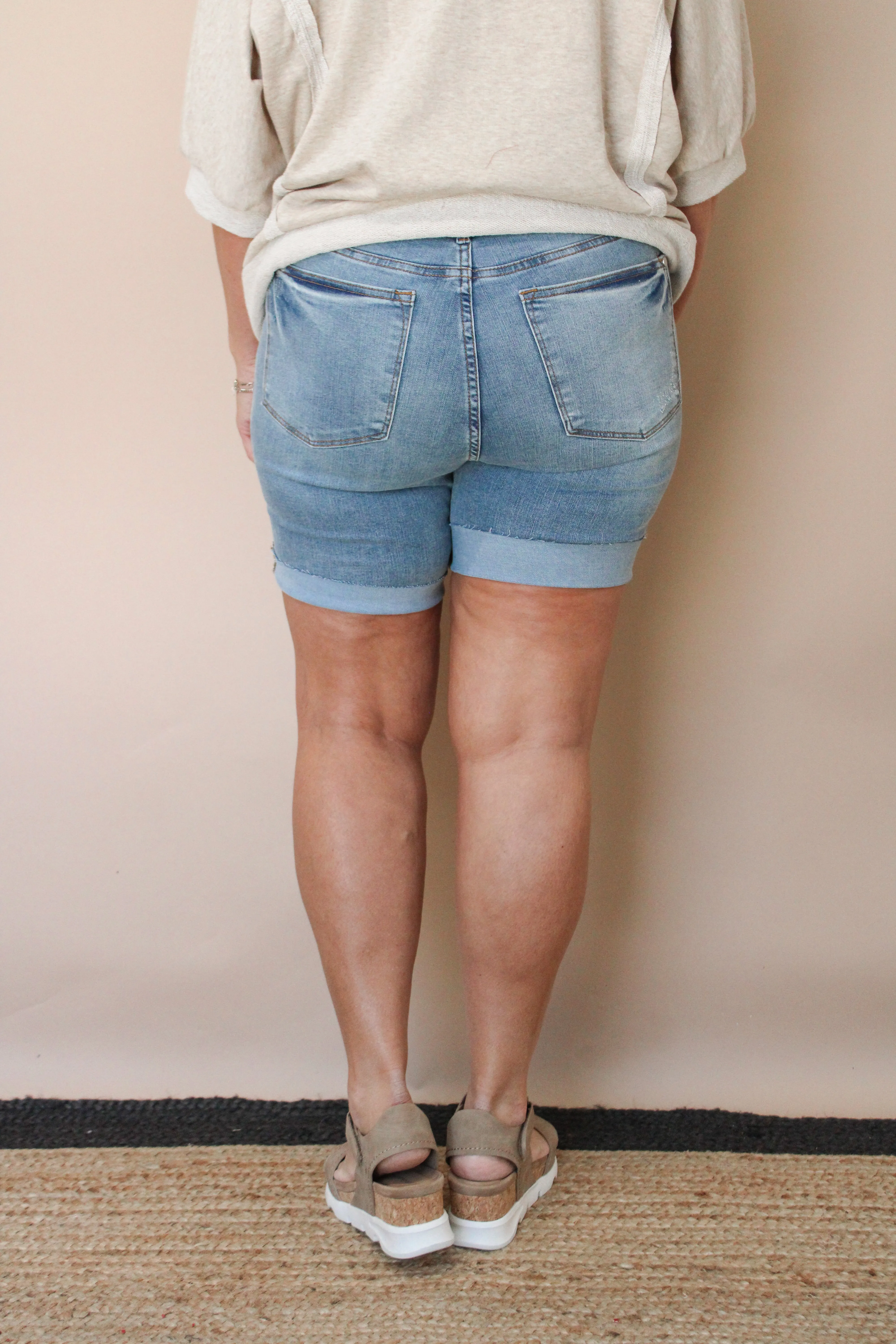 FYNN LIGHT WASH DENIM BERMUDA JEAN SHORTS