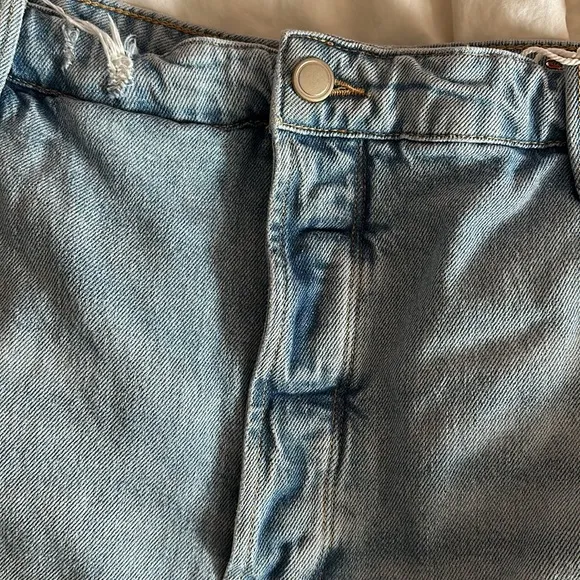 Good American Bombshell Short