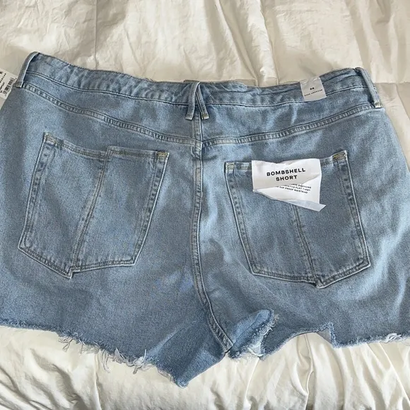 Good American Bombshell Short
