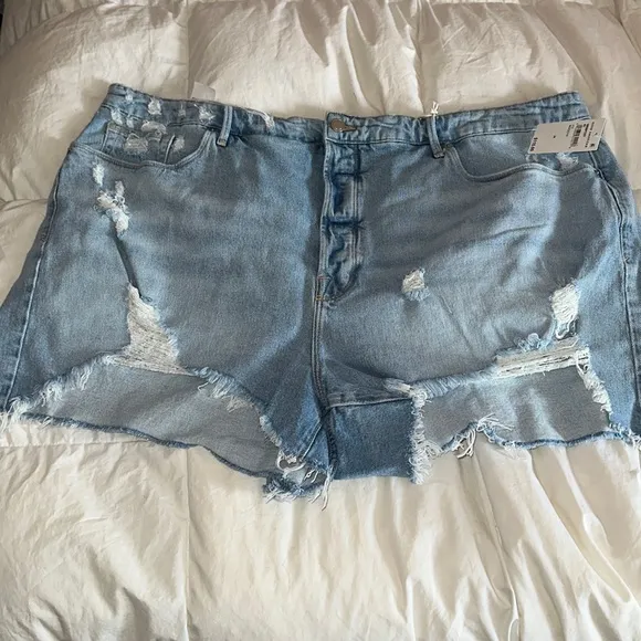 Good American Bombshell Short