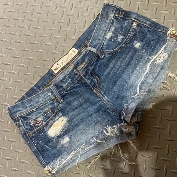 Hollister distressed shorts y2k
