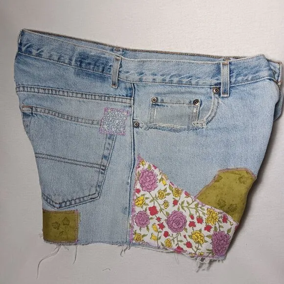 Jean Shorts Womens 34 Patchwork Hippie Upcycled Distressed Floral Blue OOAK READ