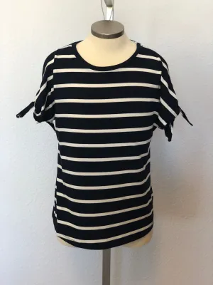 K TIE-SLEEVE TOP