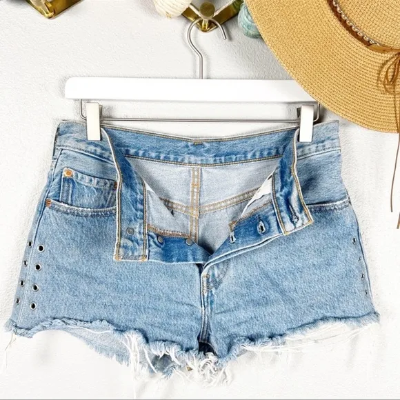 Levi’s 501 High Rise Button Fly Distressed Cut Off Light Wash Jean Shorts 27