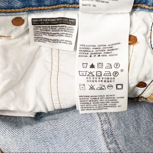 Levi’s 501 High Rise Button Fly Distressed Cut Off Light Wash Jean Shorts 27
