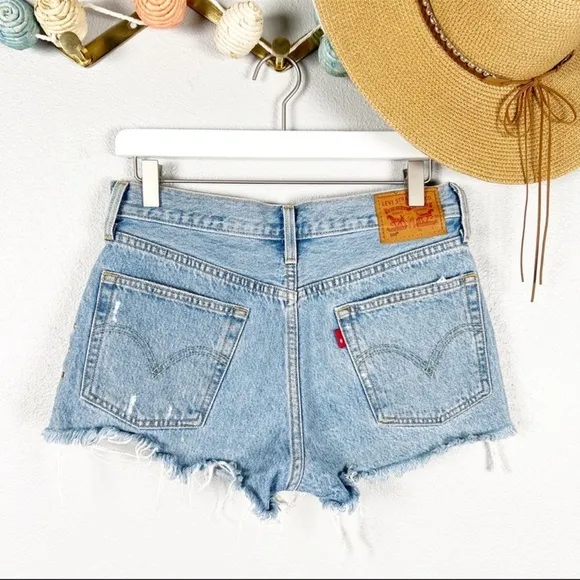 Levi’s 501 High Rise Button Fly Distressed Cut Off Light Wash Jean Shorts 27