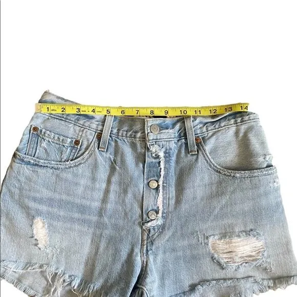 Levi’s 501 Mid Rise Distressed jean shorts size 30