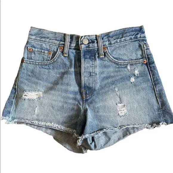 Levi’s 501 mid rise light wash distressed jean shorts size 25