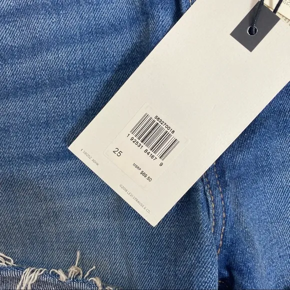Levi’s- NWT High Waist 501 Distressed Shorts Size 25