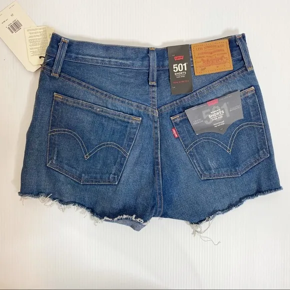 Levi’s- NWT High Waist 501 Distressed Shorts Size 25