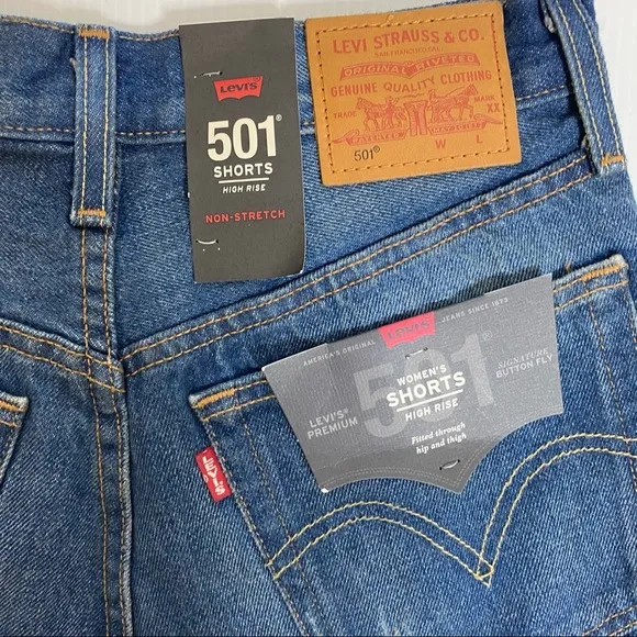 Levi’s- NWT High Waist 501 Distressed Shorts Size 25