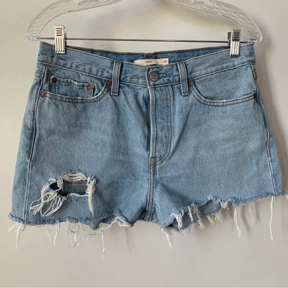 Levi’s Wedgie High Rise Shorts Size 29