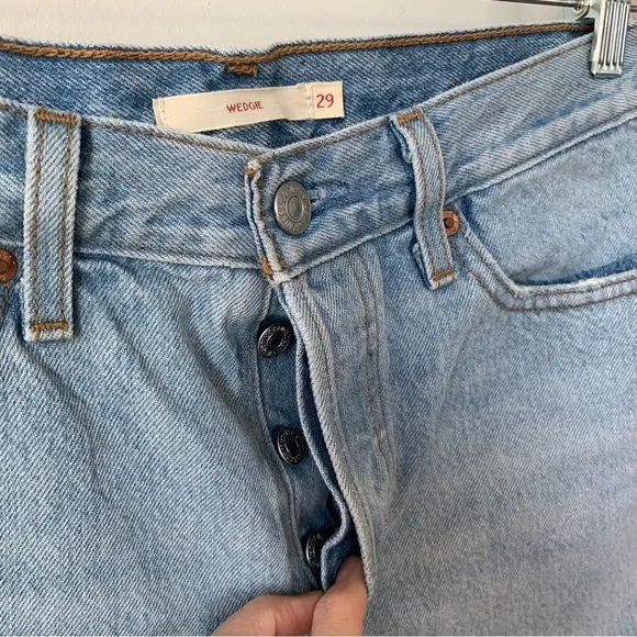 Levi’s Wedgie High Rise Shorts Size 29