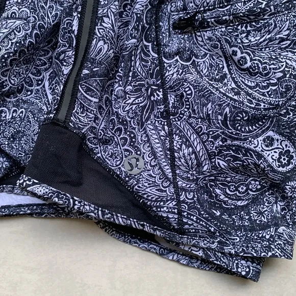 Lululemon Hotty Hot Shorts Mini Antique Paisley 2