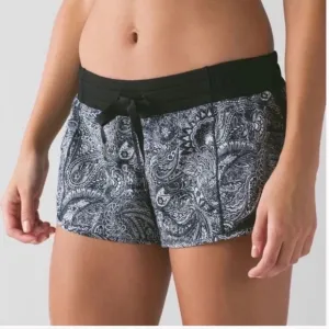 Lululemon Hotty Hot Shorts Mini Antique Paisley 2