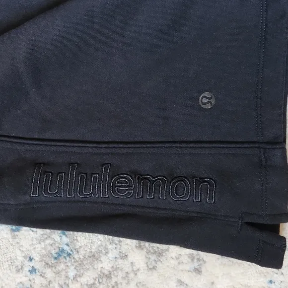 Lululemon Women's Size 8 Scuba Black High Rise Shorts Drawstring 6.5&quot; Inseam