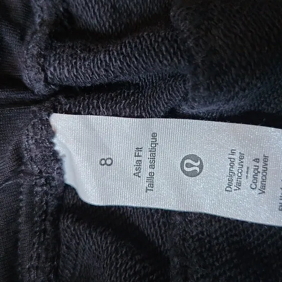 Lululemon Women's Size 8 Scuba Black High Rise Shorts Drawstring 6.5&quot; Inseam