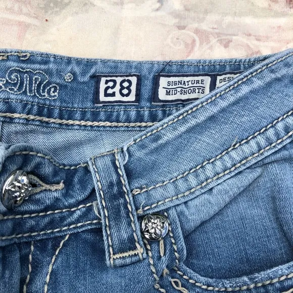 Miss Me Mid Shorts 28