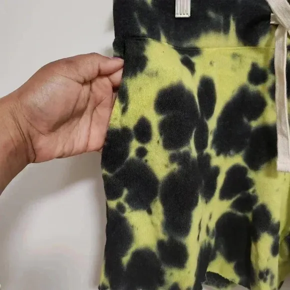 Monrow-Fuzzy fleece pocket shorts