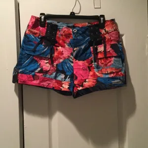Nanette leopore Floral 3&quot; inseam shorts pink &amp;blue