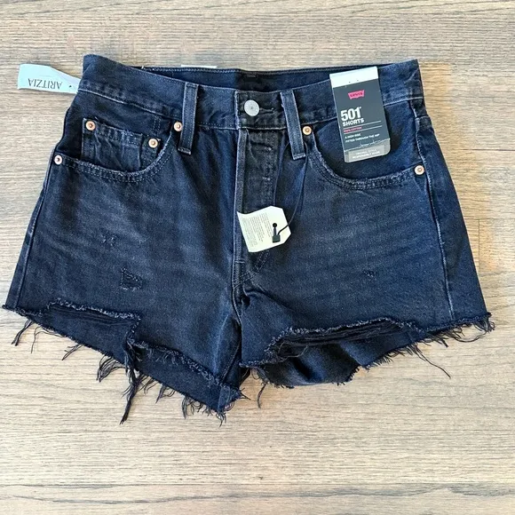 NEW Aritzia Levi's Premium 501 Original Shorts-Size 26-Black-Distressed