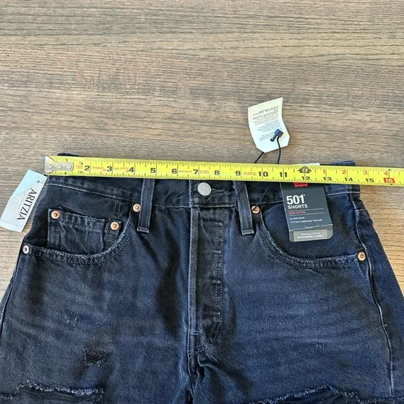 NEW Aritzia Levi's Premium 501 Original Shorts-Size 26-Black-Distressed