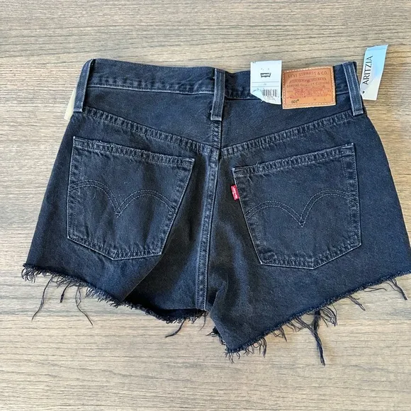NEW Aritzia Levi's Premium 501 Original Shorts-Size 26-Black-Distressed