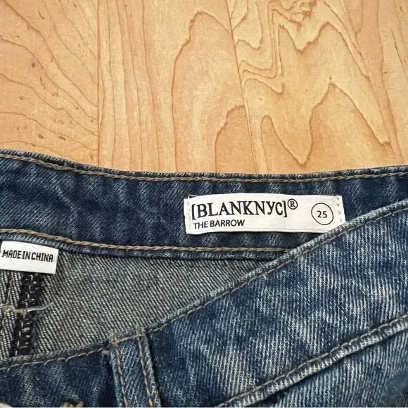 NEW Blank NYC The Barrow Vintage High Rise Distressed Jean Shorts Women’s 25