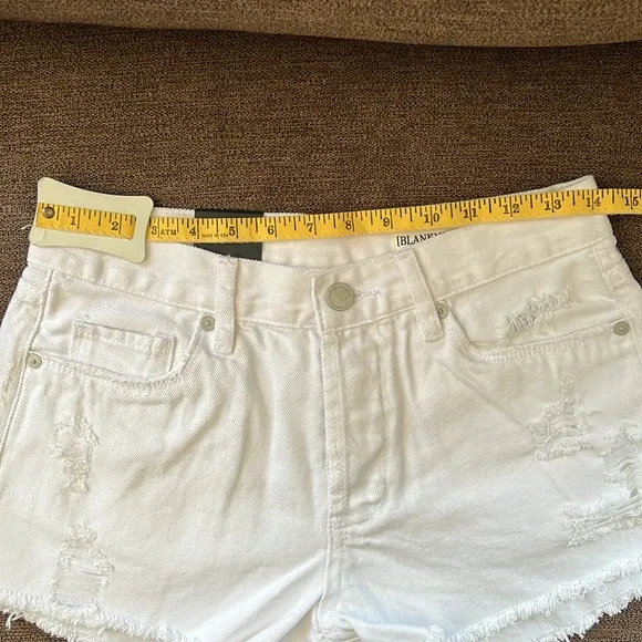 New BLANKNYC Distressed Frayed Hem Shorts Button Fly in White Size 26