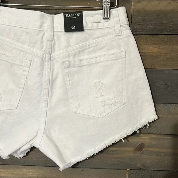 New BLANKNYC Distressed Frayed Hem Shorts Button Fly in White Size 26
