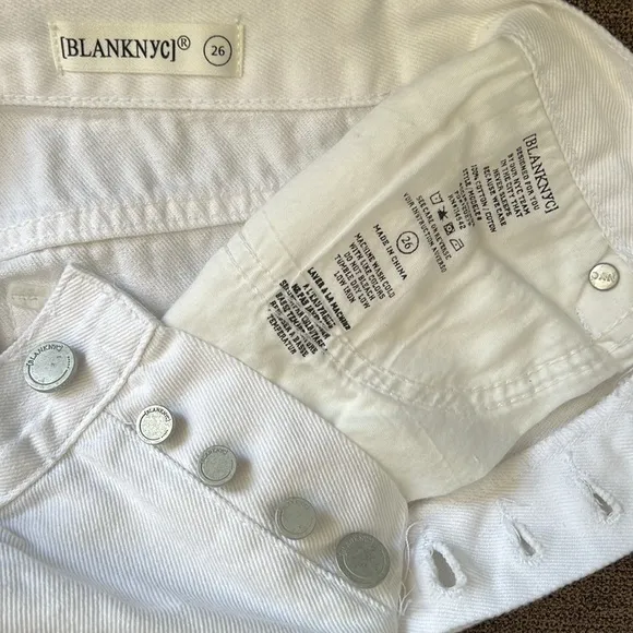 New BLANKNYC Distressed Frayed Hem Shorts Button Fly in White Size 26