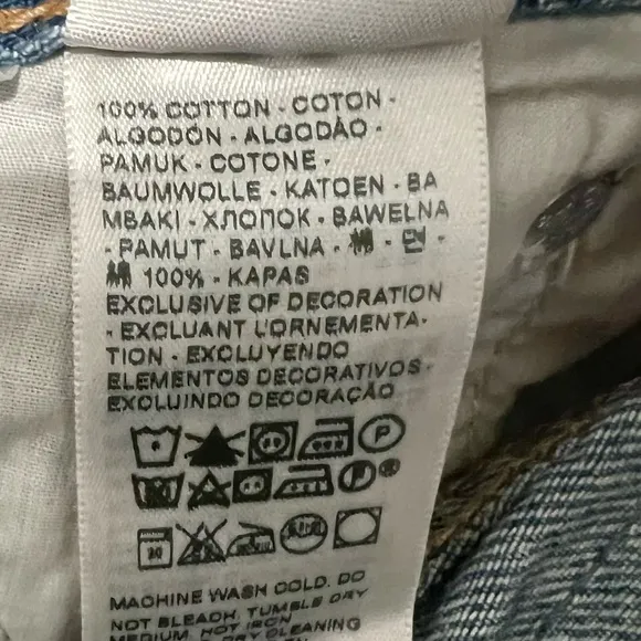 NWOT Levi’s Jean Shorts, Size 26