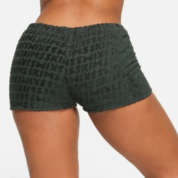 NWOT SKIMS Terry Spa Shorts Size 4X