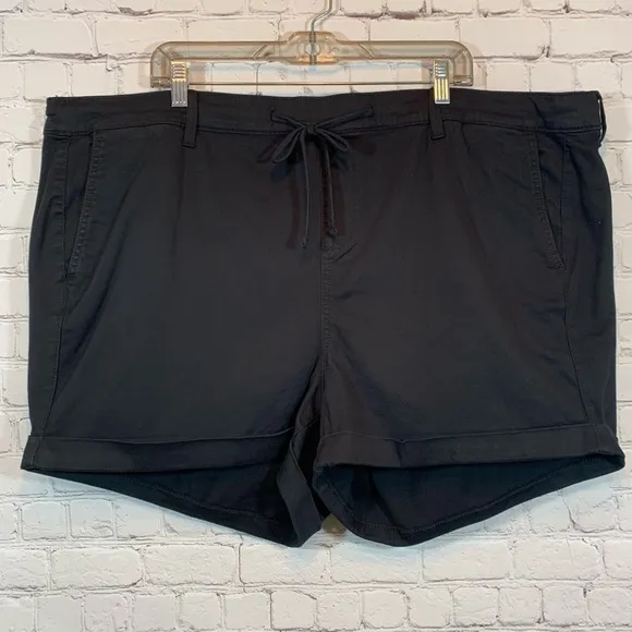 NWT Black Torrid rolled Shorts drawstring