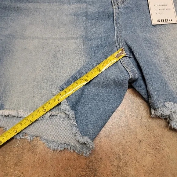 Nwt Judy Blue Shorts mid-rise Distressed light Blue style jb1553