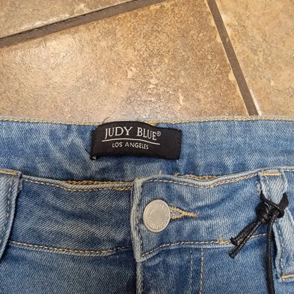 Nwt Judy Blue Shorts mid-rise Distressed light Blue style jb1553
